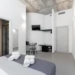 Poettos Heart - Pensión Cagliari